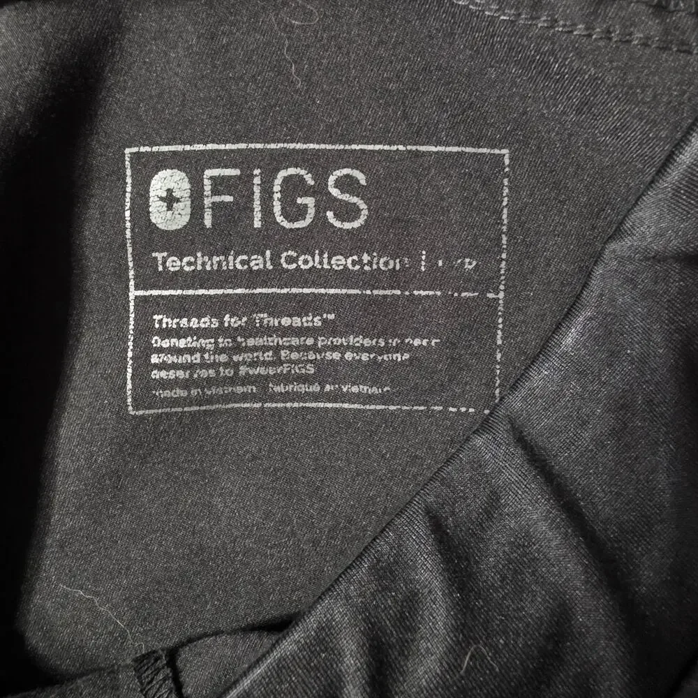 Figs Black Cairo Cargo Scrub Pants Size Large/Short
